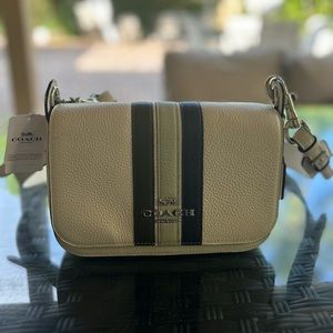 Cross body purse
